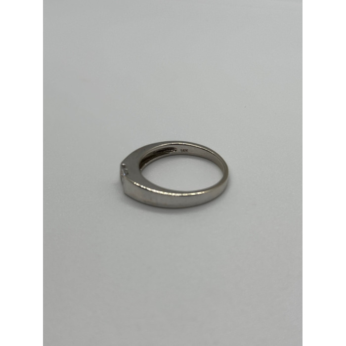 14K WHITE GOLD  DIAMONDS RING SIZE 7