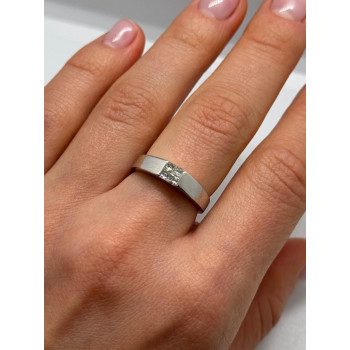 14K WHITE GOLD  DIAMONDS RING SIZE 7