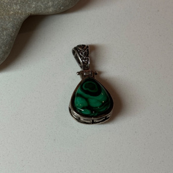 925 Sterling Silver Green Agate Pendant Length 1.4 Inch