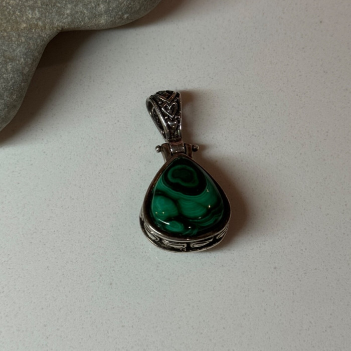 925 Sterling Silver Green Agate Pendant Length 1.4 Inch