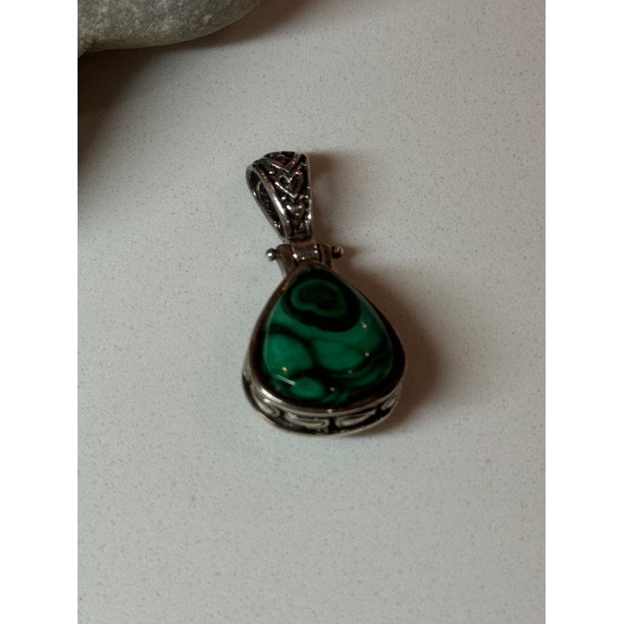 925 Sterling Silver Green Agate Pendant Length 1.4 Inch