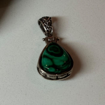 925 Sterling Silver Green Agate Pendant Length 1.4 Inch