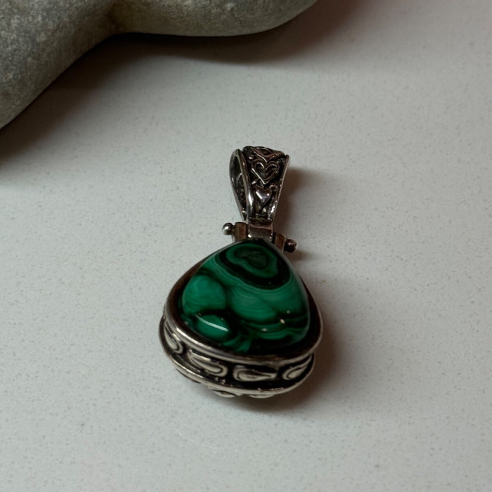 925 Sterling Silver Green Agate Pendant Length 1.4 Inch