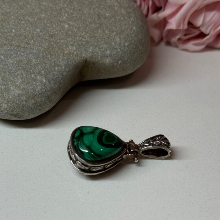 925 Sterling Silver Green Agate Pendant Length 1.4 Inch