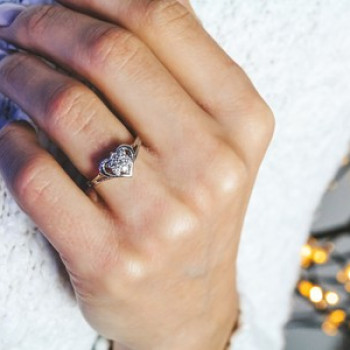 900 Platinum Sapphires 