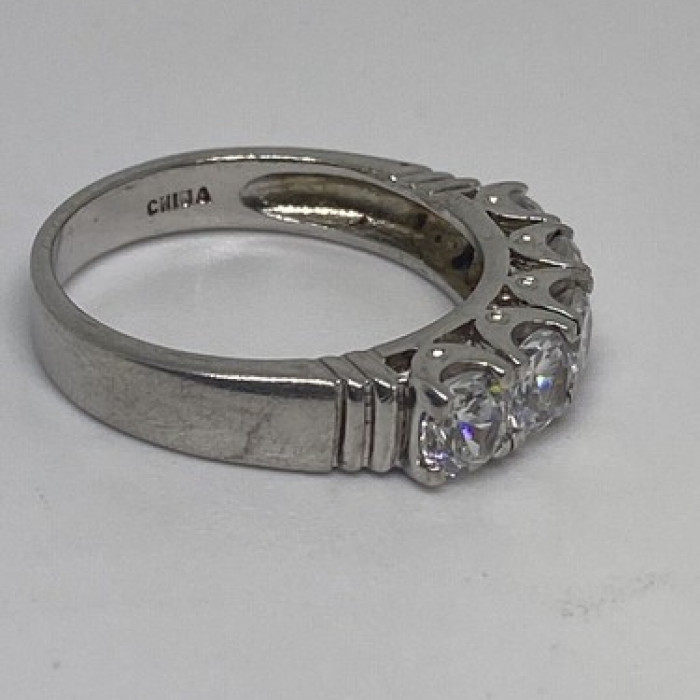 925 Sterling Silver CZ Ring Size 6