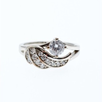 925 Sterling Silver CZ Ring Size 6.5