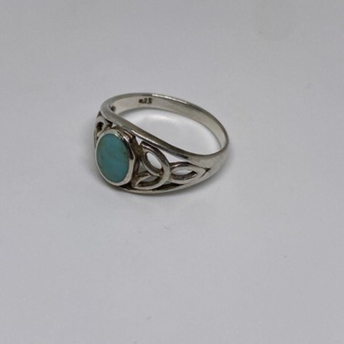 925 Sterling Silver Ring With Turquoise Size 7.75