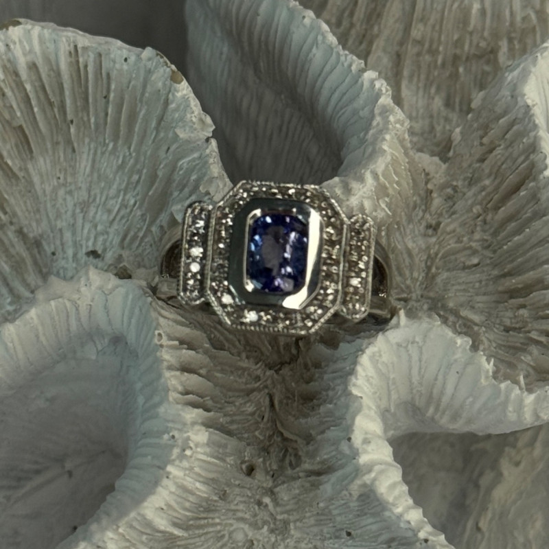 14K White Gold Tanzanite & Diamond Ring Size 6