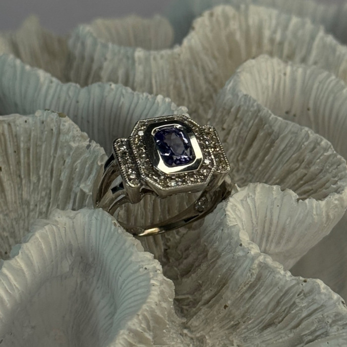 14K White Gold Tanzanite & Diamond Ring Size 6