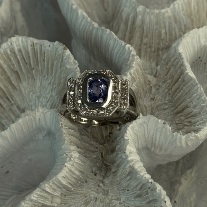14K White Gold Tanzanite & Diamond Ring Size 6