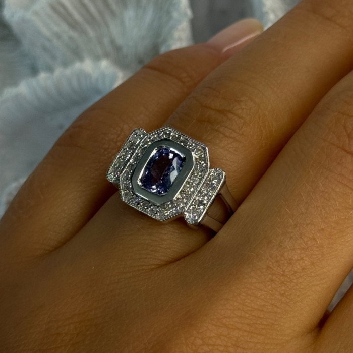 14K White Gold Tanzanite & Diamond Ring Size 6