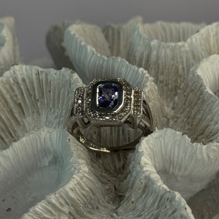 14K White Gold Tanzanite & Diamond Ring Size 6