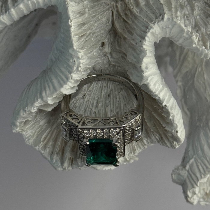 925 Sterling Silver Emerald & Cz Ring Size 6