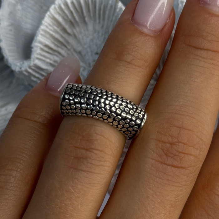 Unique Design 925 Sterling Silver Ring Size 5