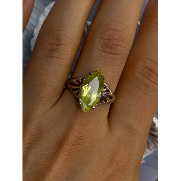 925 Sterling Silver Peridot Ring Size 9.5