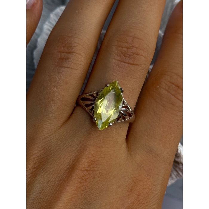 925 Sterling Silver Peridot Ring Size 9.5