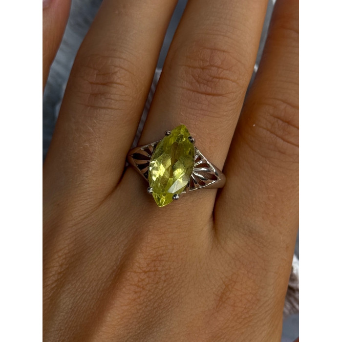 925 Sterling Silver Peridot Ring Size 9.5