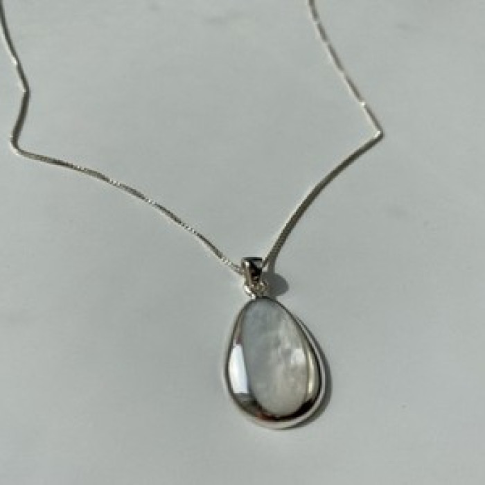 925 Sterling Silver Mother of Pearl Chain With Pendant Italy