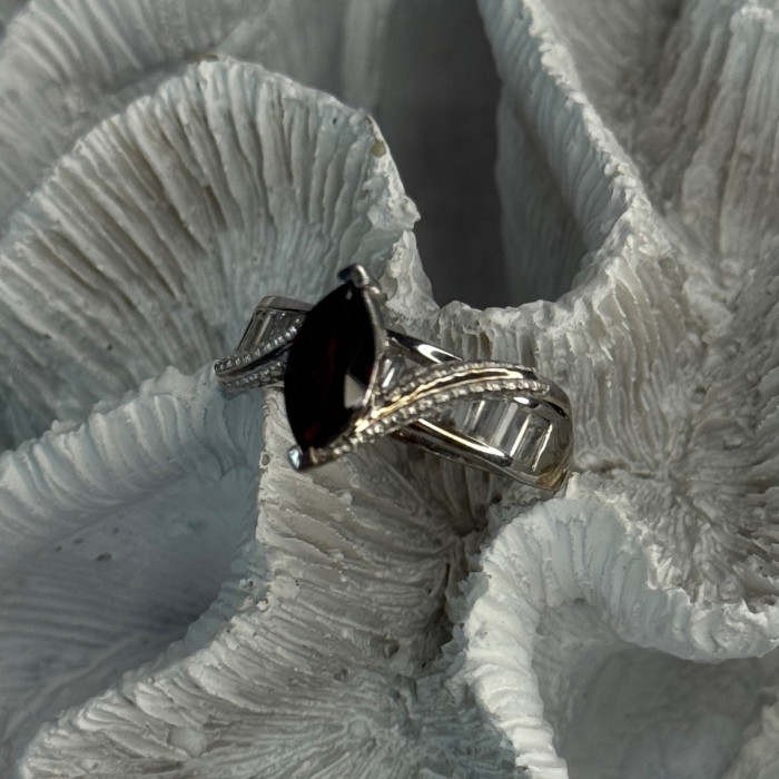 925 Sterling Silver Garnet & Beryl Ring Size 10
