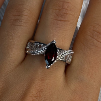 925 Sterling Silver Garnet & Beryl Ring Size 10