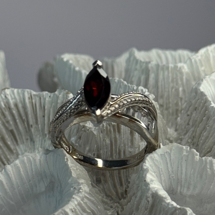 925 Sterling Silver Garnet & Beryl Ring Size 10