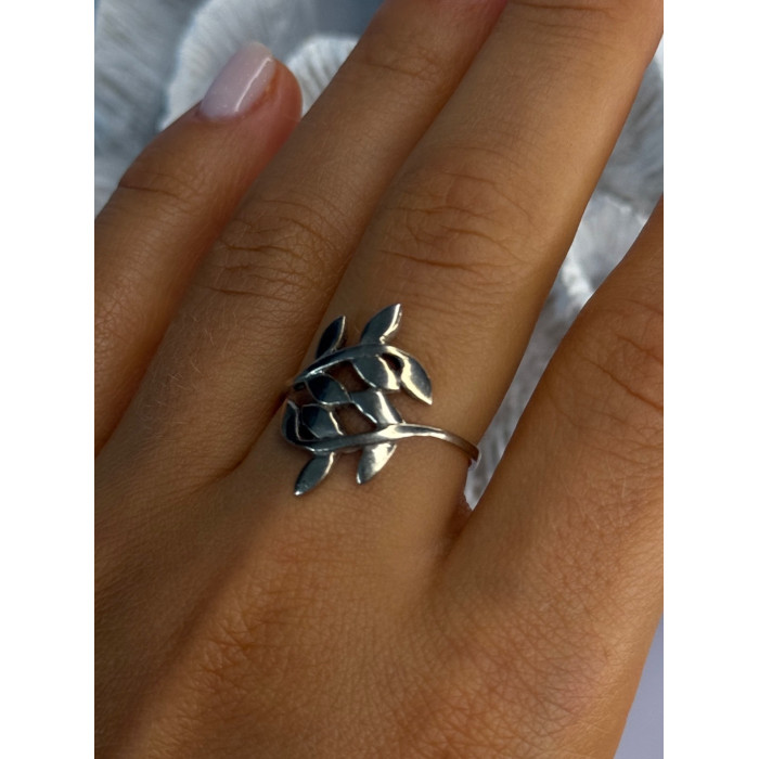 925 Sterling Silver Leaves Ring Size 9
