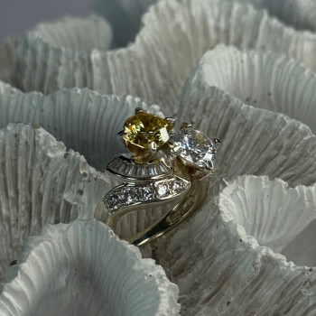925 Sterling Silver Yellow & White Cz Ring Size 6