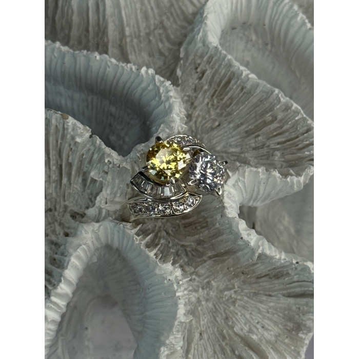 925 Sterling Silver Yellow & White Cz Ring Size 6
