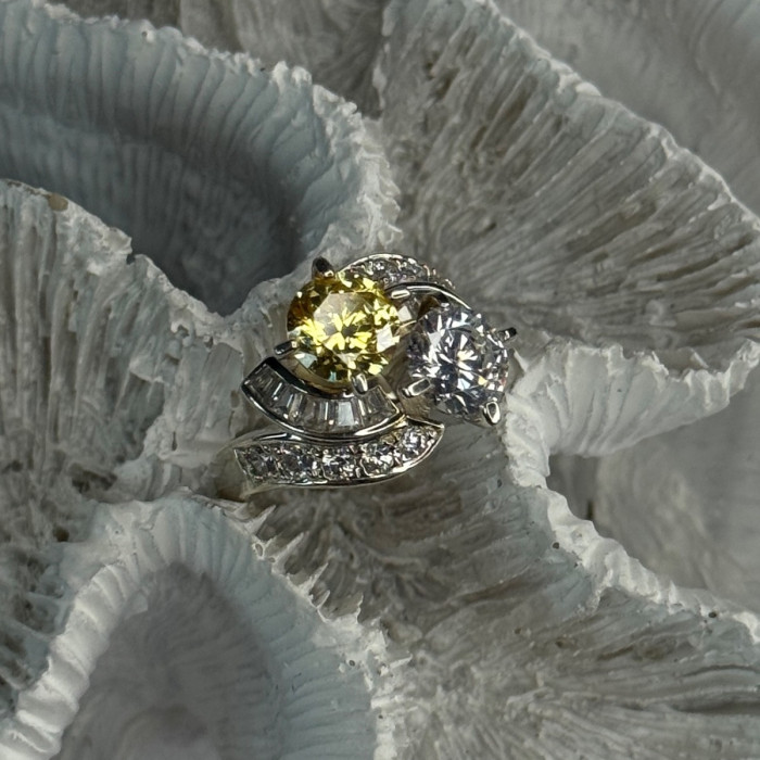 925 Sterling Silver Yellow & White Cz Ring Size 6