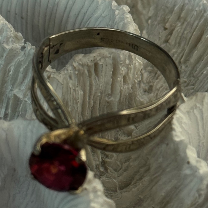 Vintage 925 Sterling Silver Ruby Ring Size 9.5