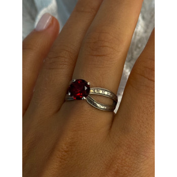 Vintage 925 Sterling Silver Ruby Ring Size 9.5