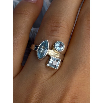 925 Sterling Silver Blue Topaz Ring Size 7