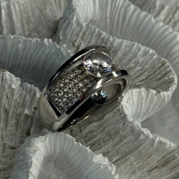 Elegant Design 925 Sterling Silver Cz Ring Size 10