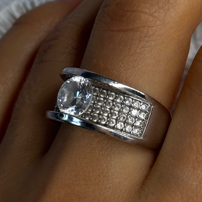 Elegant Design 925 Sterling Silver Cz Ring Size 10
