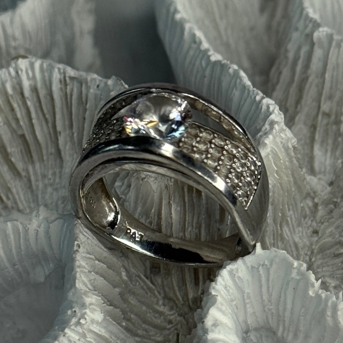 Elegant Design 925 Sterling Silver Cz Ring Size 10