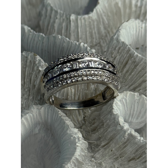 Beautiful Design 925 Sterling Silver Cz Ring Size 11