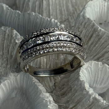 Beautiful Design 925 Sterling Silver Cz Ring Size 11