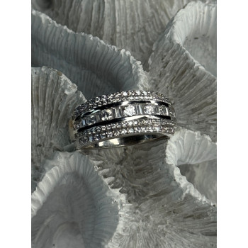 Beautiful Design 925 Sterling Silver Cz Ring Size 11