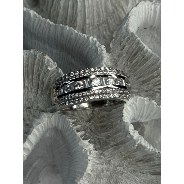 Beautiful Design 925 Sterling Silver Cz Ring Size 11