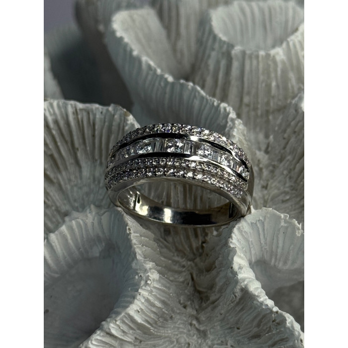 Beautiful Design 925 Sterling Silver Cz Ring Size 11