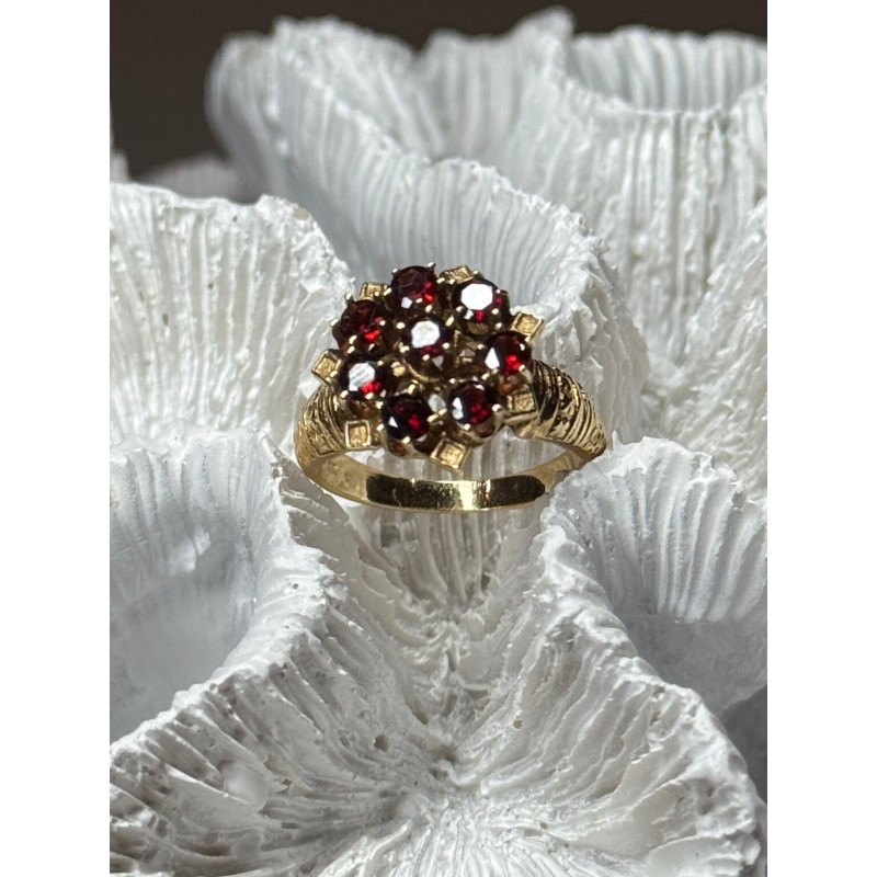 14K YELLOW GOLD RING GARNET FLOWER SIZE 5