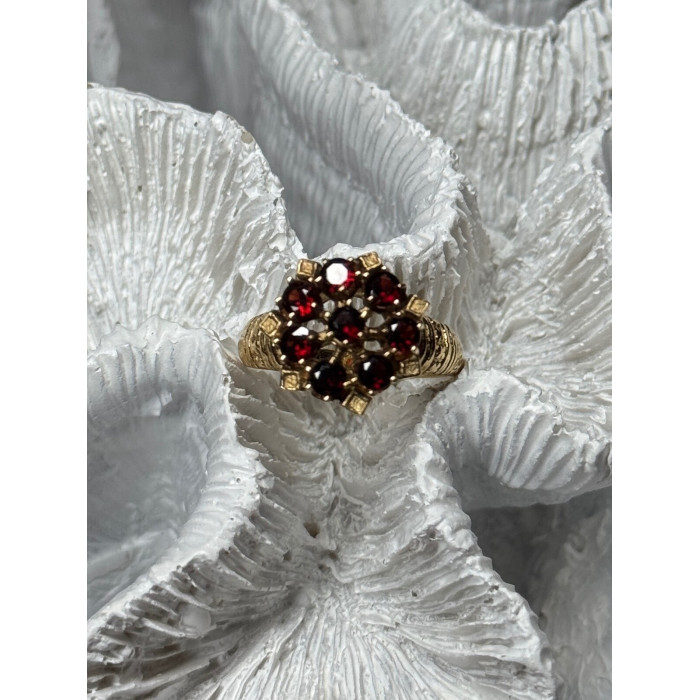 14K YELLOW GOLD RING GARNET FLOWER SIZE 5