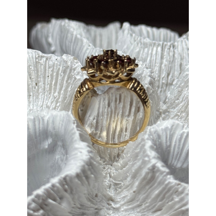14K YELLOW GOLD RING GARNET FLOWER SIZE 5
