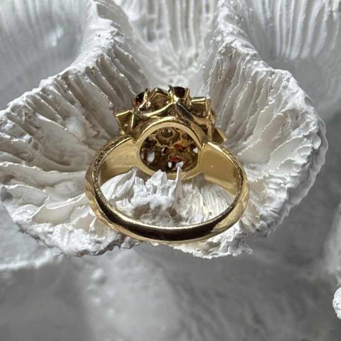 14K Yellow Gold Ring Garnet Flower Size 5