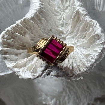 14K Yellow Gold Ring Ruby Size 2.5