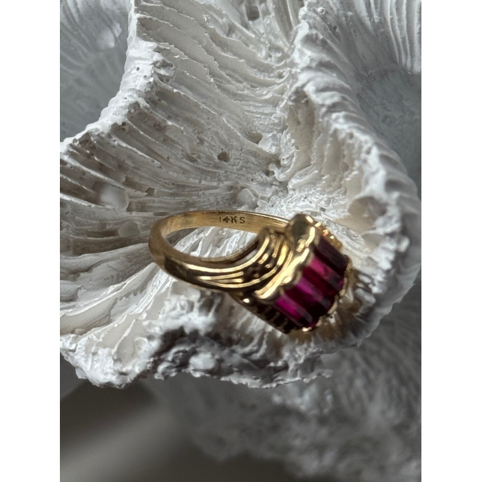 14K YELLOW GOLD RING RUBY SIZE 2.5