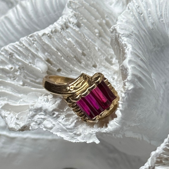 14K Yellow Gold Ring Ruby Size 2.5