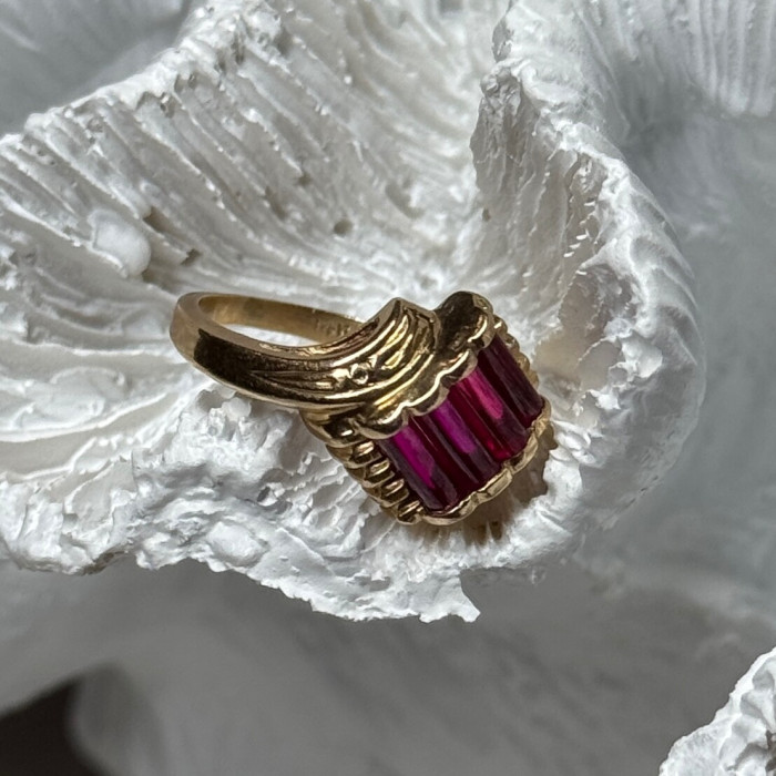 14K Yellow Gold Ring Ruby Size 2.5