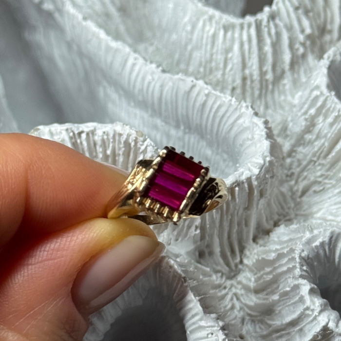 14K Yellow Gold Ring Ruby Size 2.5